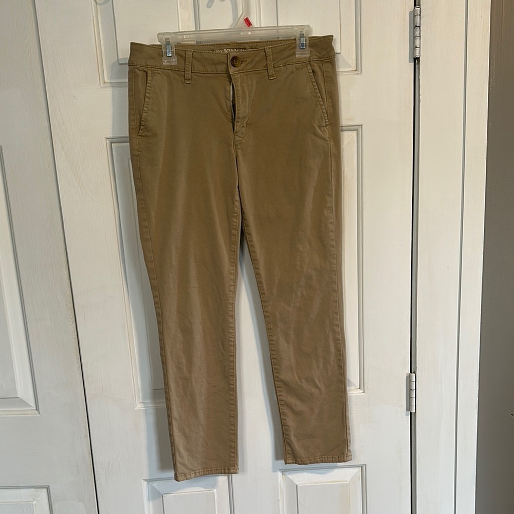 American Eagle Skinny Khaki Pants size 12 short